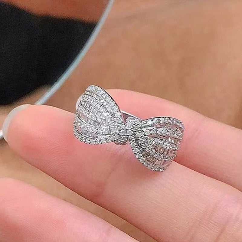 Fancy Bow Finger Ring